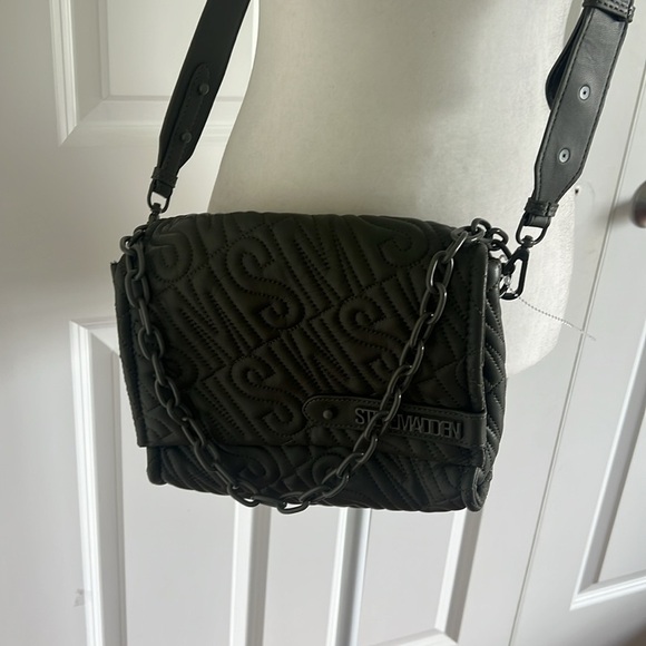 NWOT Steve Madden Army Green Medium Size Quilted Bag Crossbody or Shoulder - Picture 3 of 11